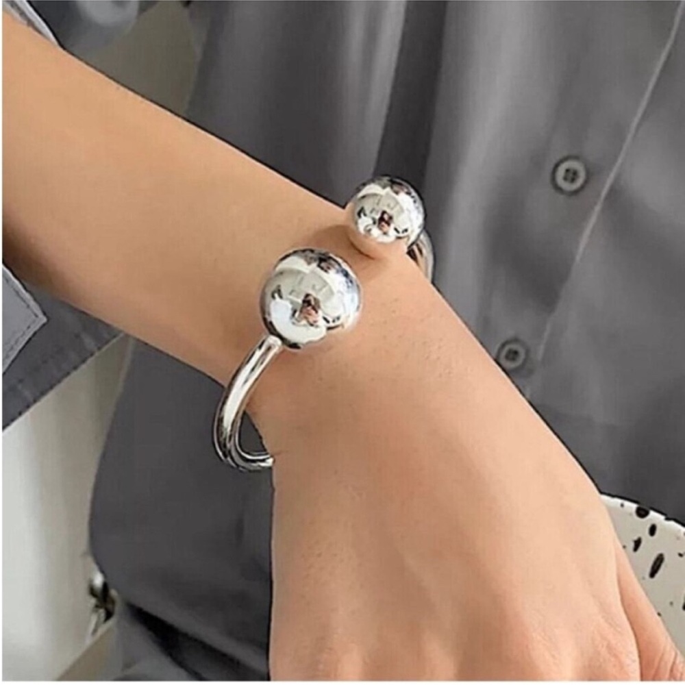 New Elegant Silver Ball Cuff Bracelet OS Adjustable